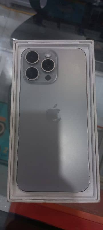 IPHONE 15 Pro Max 256 gb 7