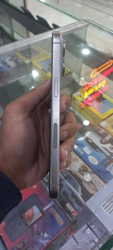 IPHONE 15 Pro Max 256 gb 8