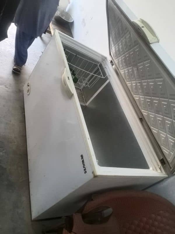 Deep Freezer for sale Waves 1