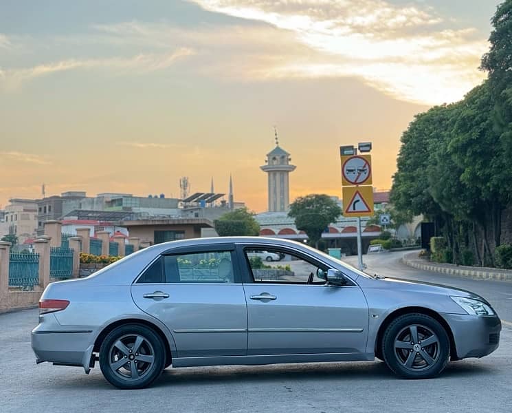 Honda Accord 2005 4