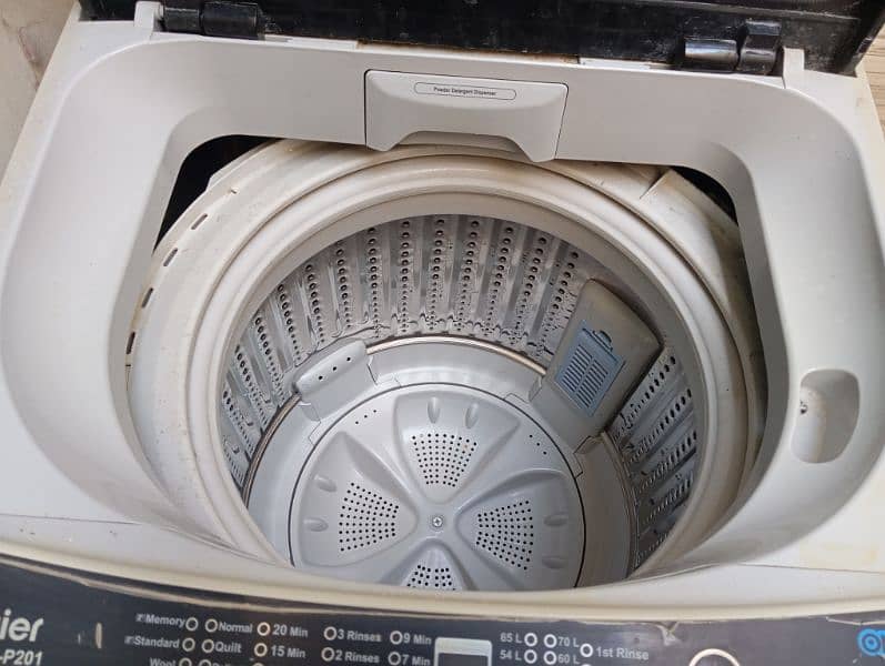 10/10 condition washing machine 2