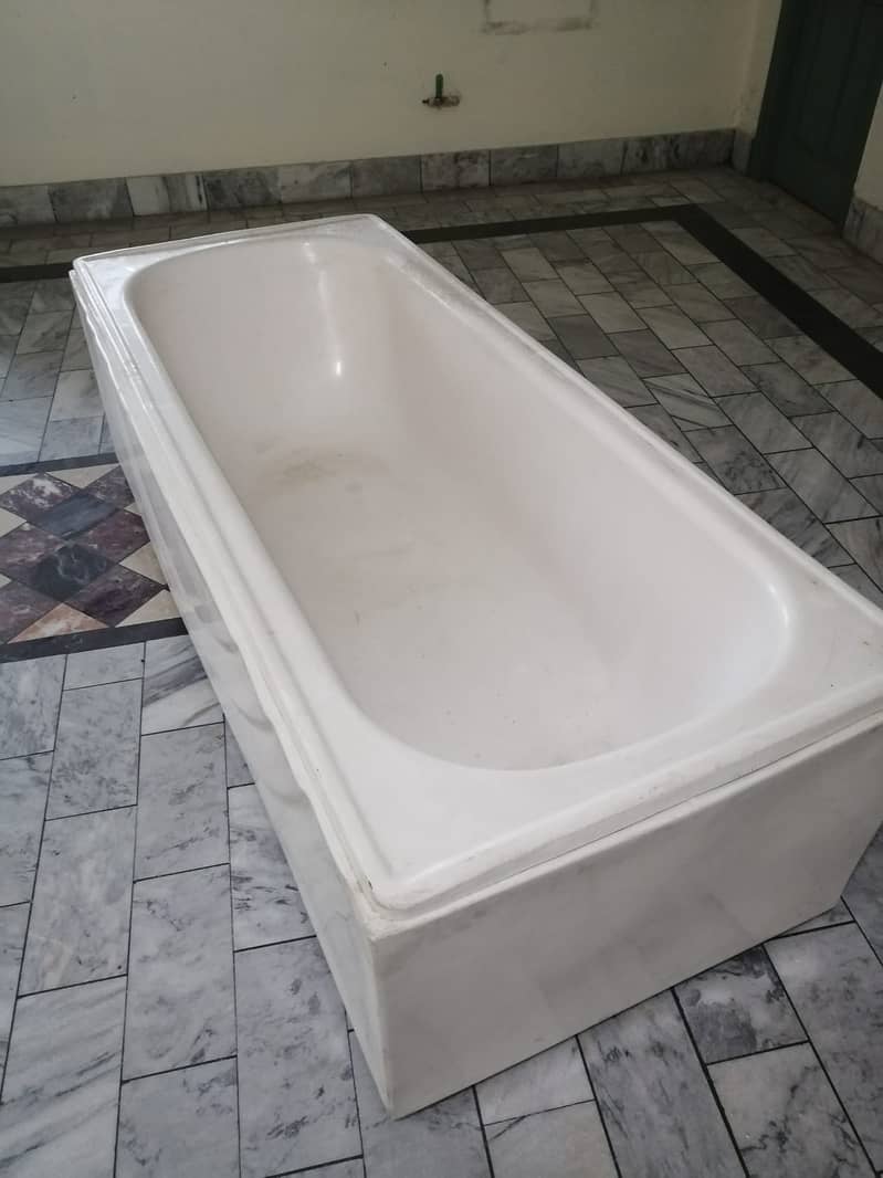 Bath Tub 0