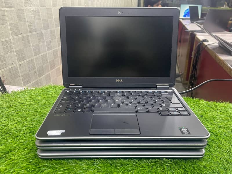 Dell Latitude E7240  (0322-8832611) 3