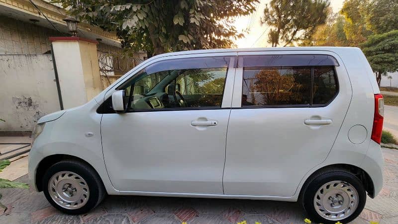 Suzuki Wagon R 2015 1