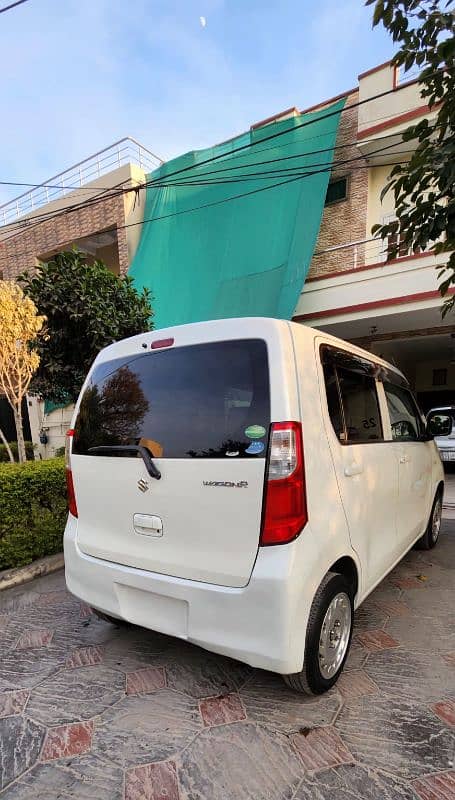 Suzuki Wagon R 2015 4