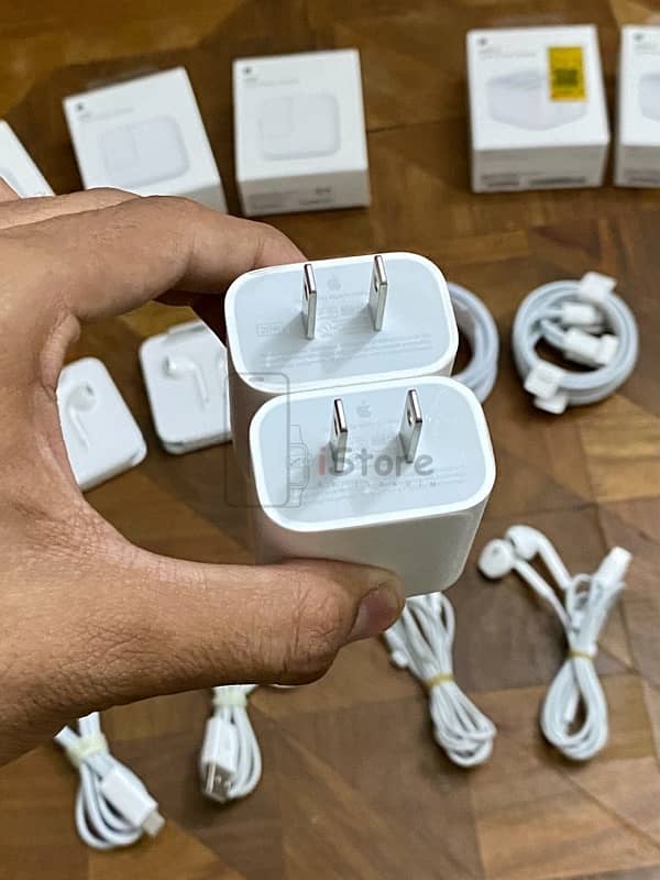 iPhone 100% Original Chargers 1