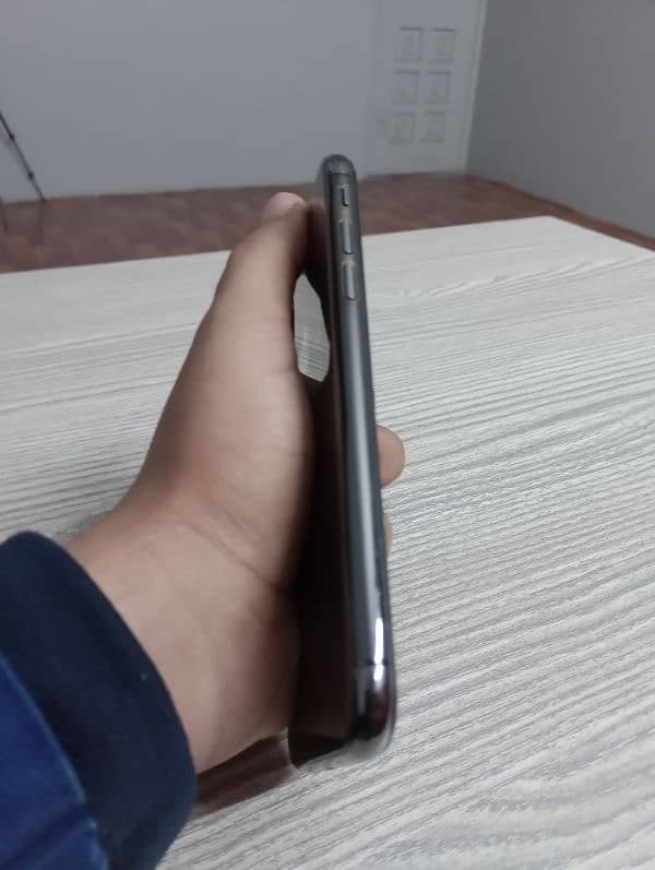 iPhone X 64gb Non PTA Factory Unlock Face id off 6