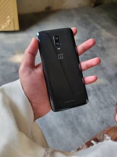 ONE PLUS 6T  8/128  Under 40k