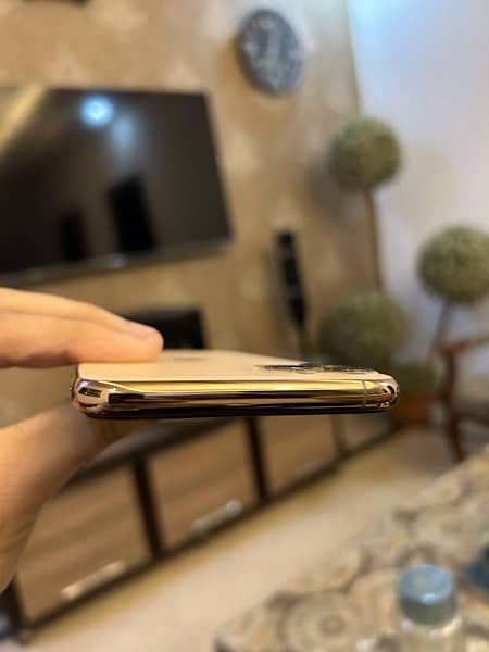 iphone 11 pro max gold 64gb with box 5