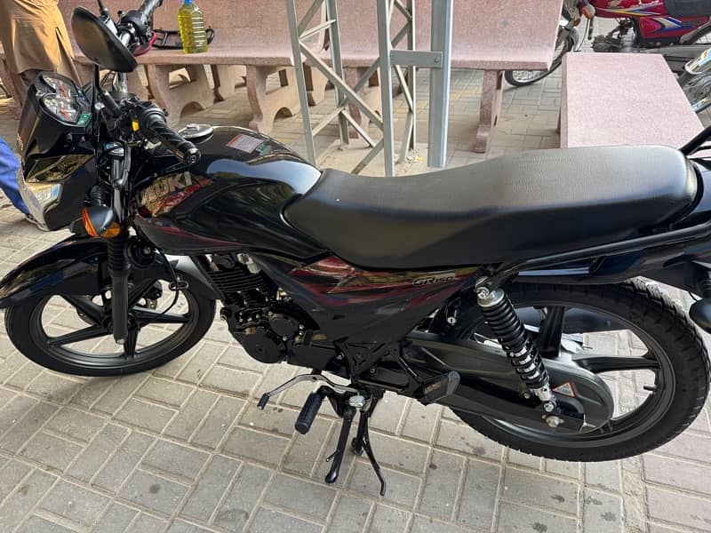 Suzuki GR 150 Black | Bike | Model 2022 1