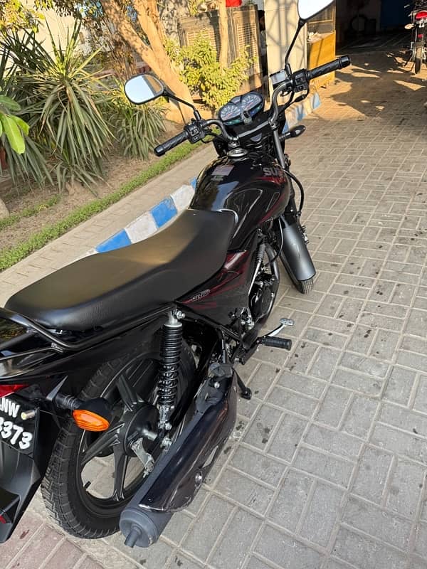 Suzuki GR 150 Black | Bike | Model 2022 5