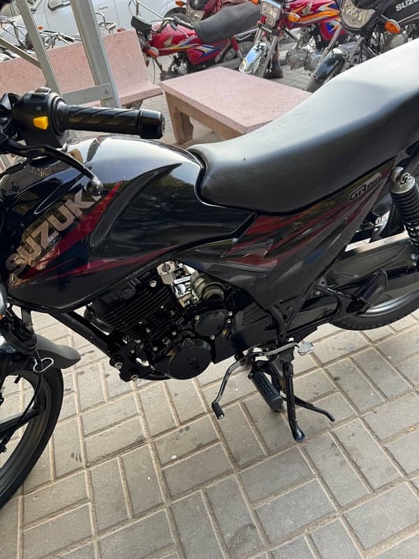 Suzuki GR 150 Black | Bike | Model 2022 7