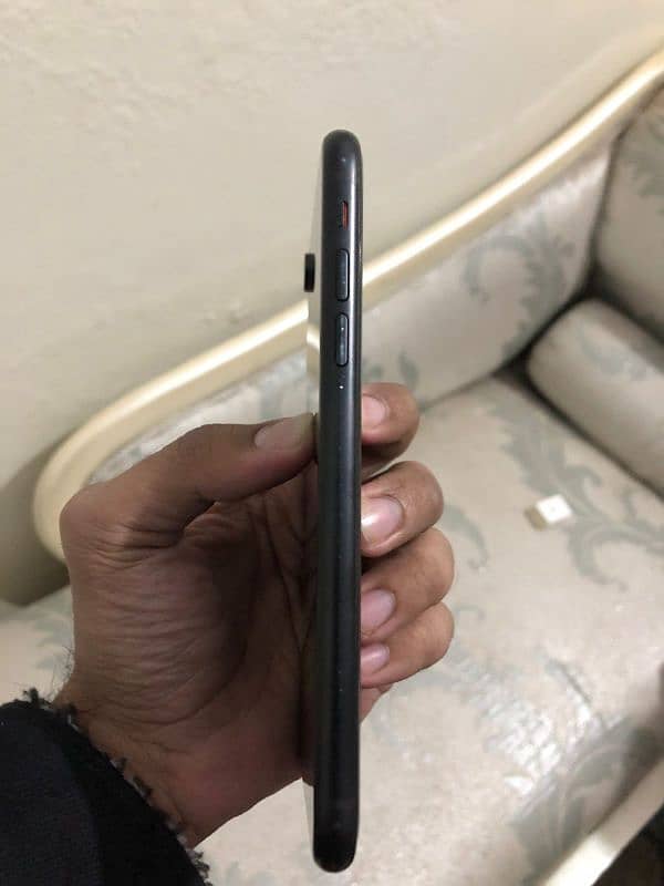 I phone Xr 64gb factory unlock 6