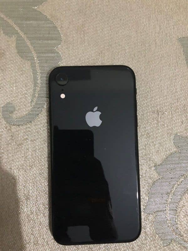 I phone Xr 64gb factory unlock 8