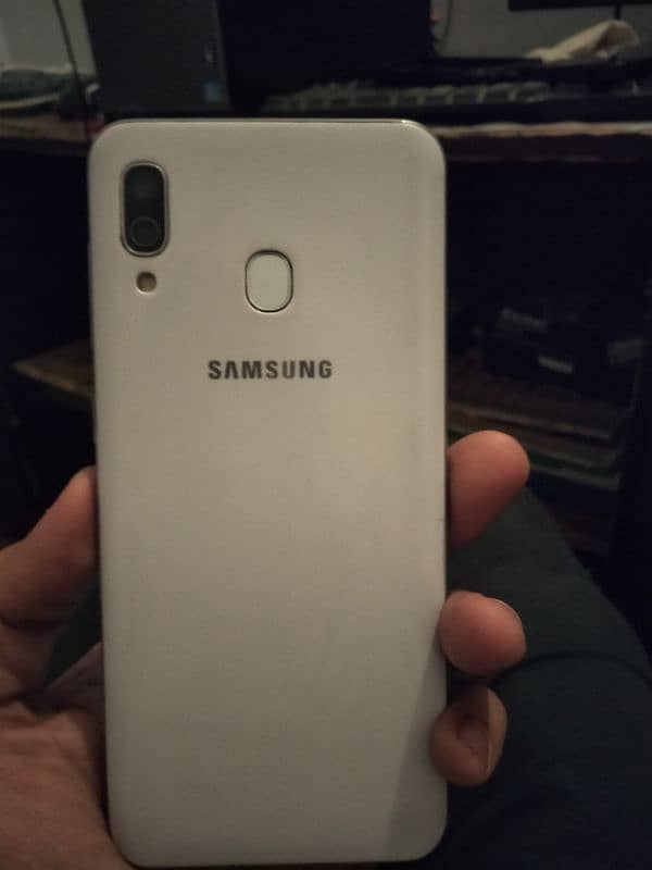 Samsung A30 1