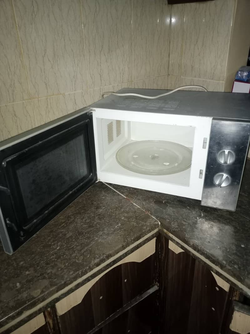 Galanz Microwave Oven 1