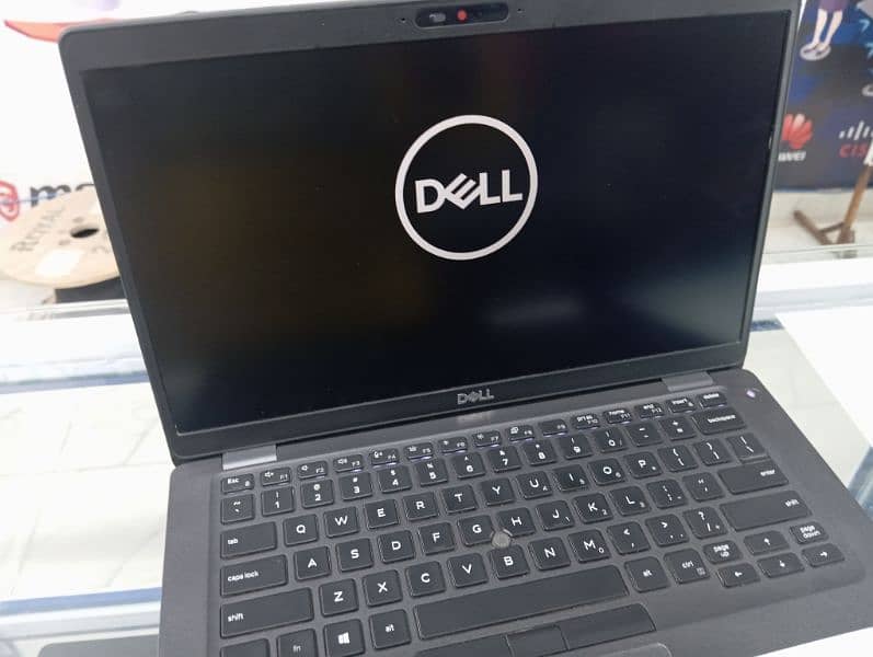 Dell Latitude 5400 Quad Core i5 8th Gen. 0