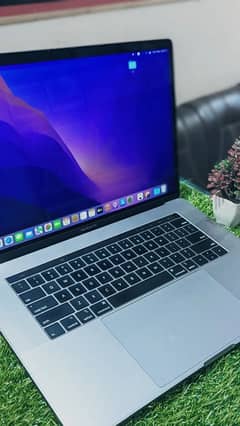 MacBook Pro 2019 i9 32GB 512GB