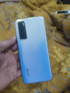 Vivo v20 SE (8 / 128) with charger