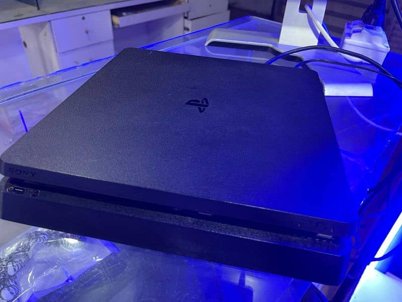 Ps4 slim one tb with one controller and completele accessories 2