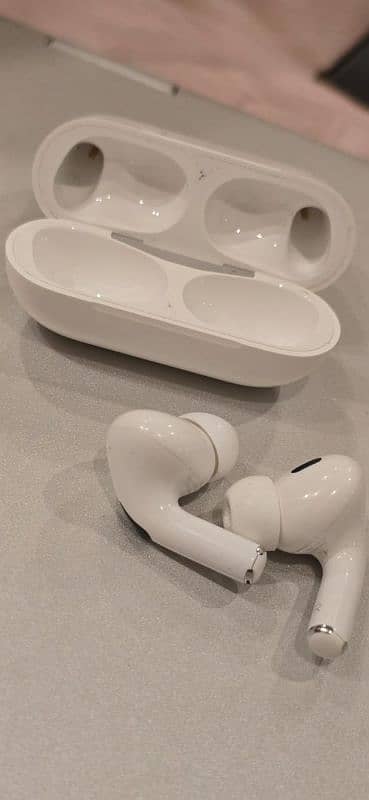 Apple Airpods Pro 2 - Just like new 2