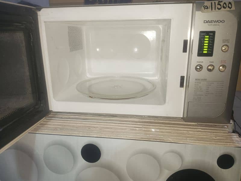 DAEWOO  microwave oven 2