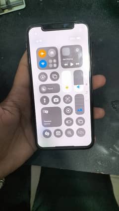 iPhone xs 4/64 condition 10/9.5 exchange possible