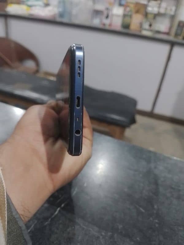 Oppo a17 used 1year used mobile condition 10/8 5