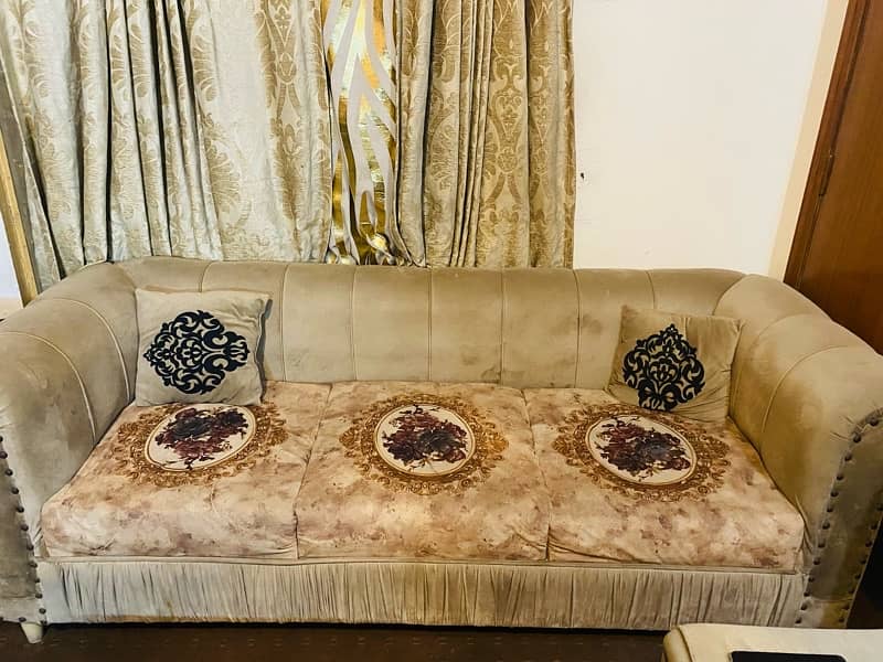 sofa set in good condition  velvet for sale 2