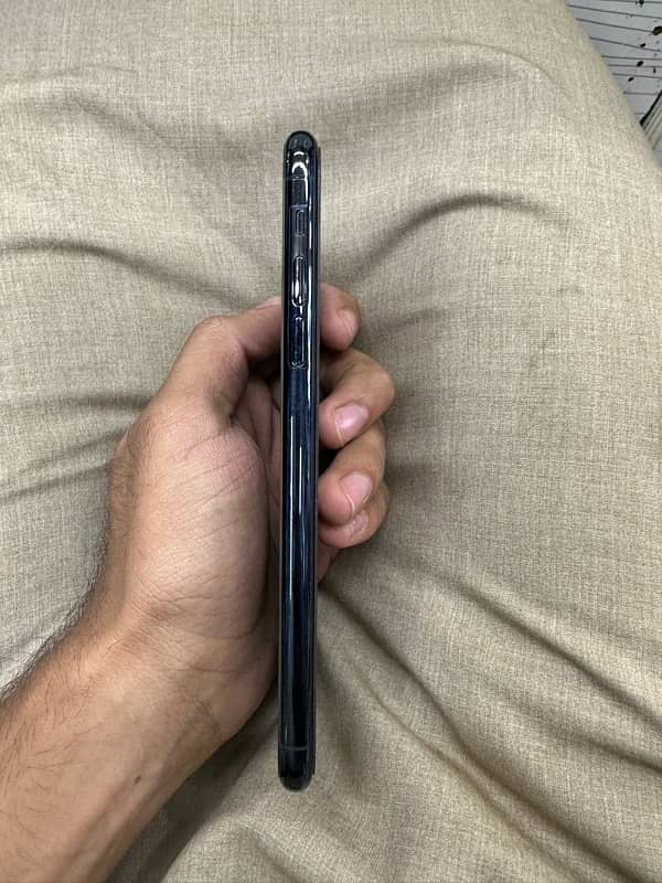 IPHONE 11PROMAX 64GB (PTA APPROVED) 0