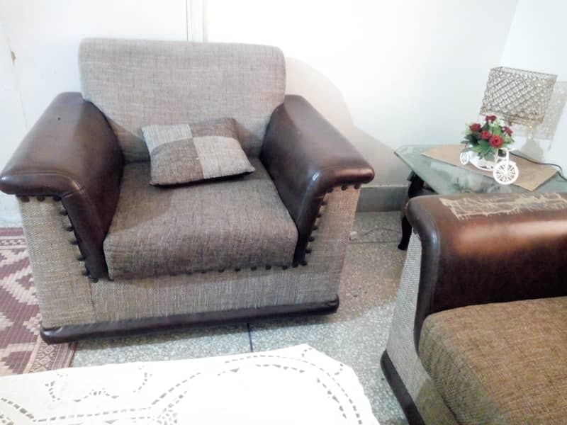 5 seater sofa with 5 cushion. . n with molty form warranty card. 1