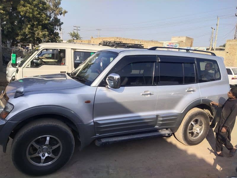 Mitsubishi Pajero 2001 1