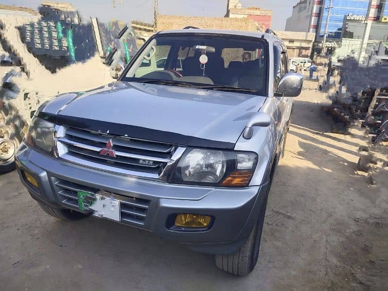 Mitsubishi Pajero 2001 4