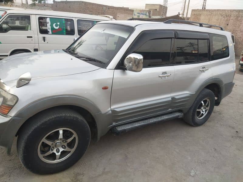 Mitsubishi Pajero 2001 10