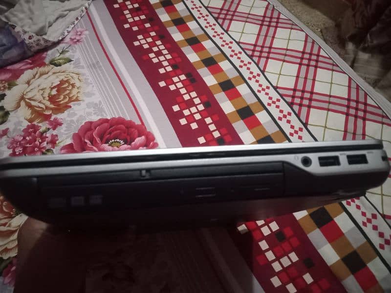 dell Latitude E6440 8