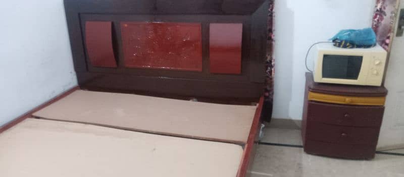 bed metres nh he location malir cant ke 2 namber check post location h 2