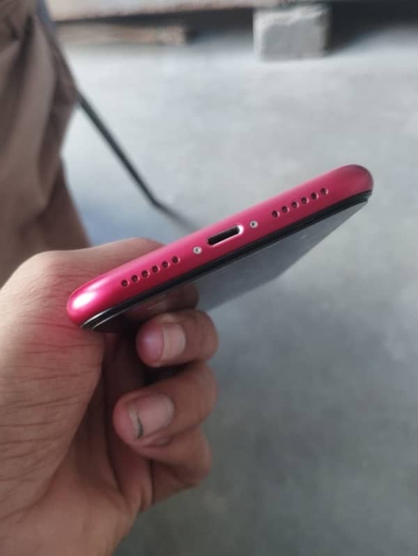 iPhone xr 64 GB pta approved 3