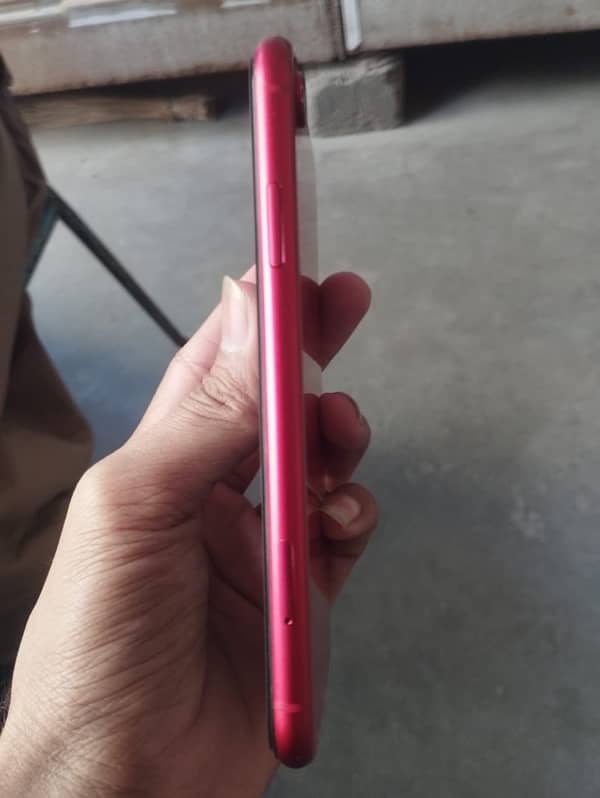 iPhone xr 64 GB pta approved 4