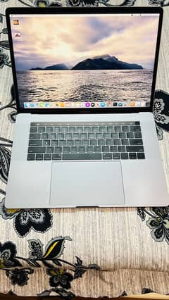 MacBook Pro i9 (2019-15”inch) 32/512 SSD, Graphics card 4GB