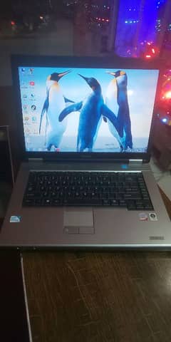 Toshiba laptop 2gb memory / 80 gb hard