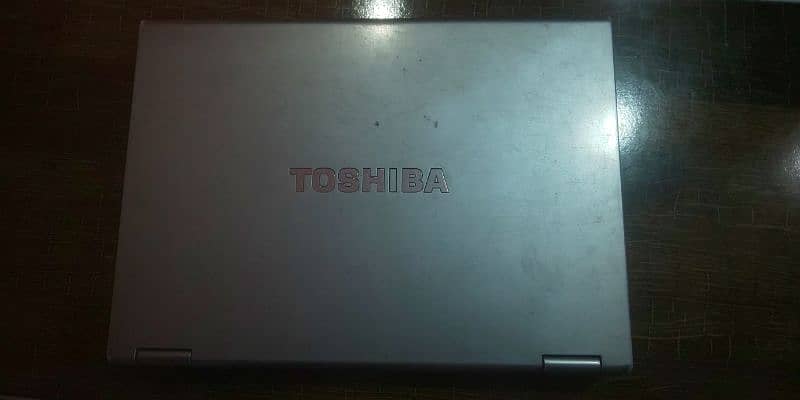 Toshiba laptop 2gb memory / 80 gb hard 3