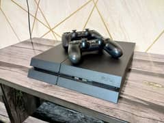 PS4 Fat Jailbreak 1100 500GB With 2 Controllers and Games