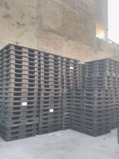 plastic pallets