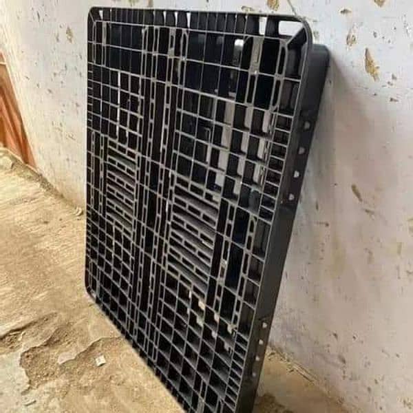 plastic pallets 1