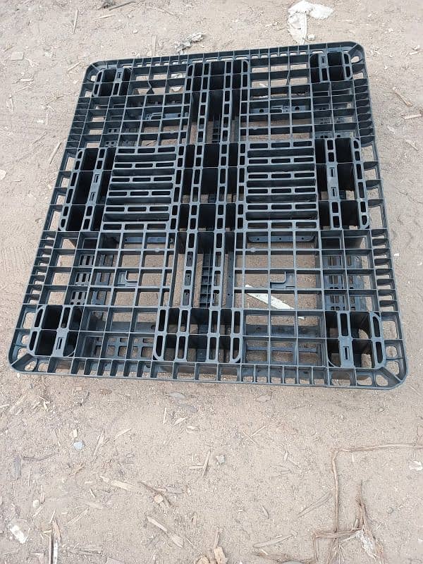 plastic pallets 3