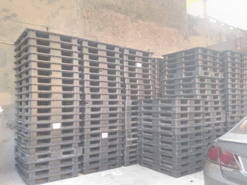 plastic pallets 4