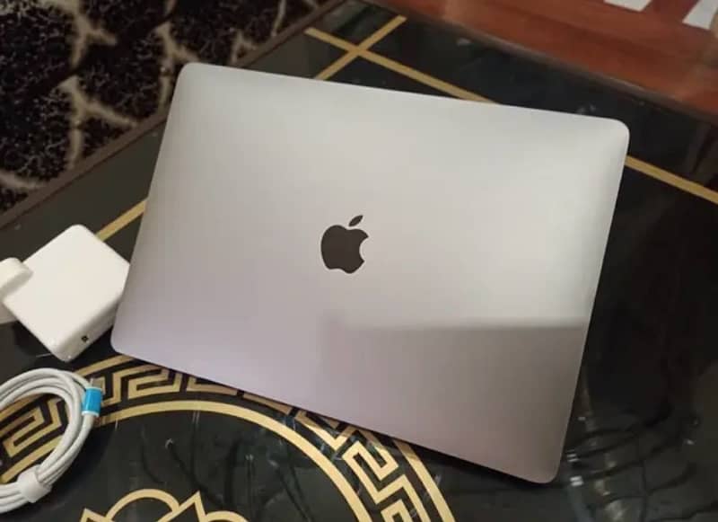 MACBOOK PRO 2017 1