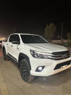 Toyota Hilux Revo New TV 2021