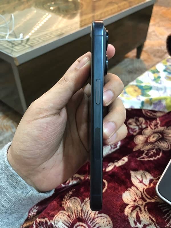 iPhone 15 pro 2