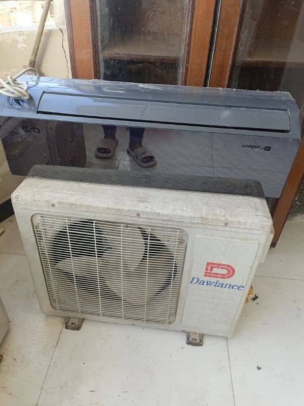 Dawlance 1 ton AC used good condition urgent sale 2